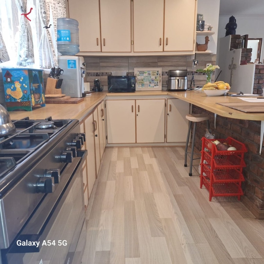 4 Bedroom Property for Sale in Hartenbos Heuwels Western Cape